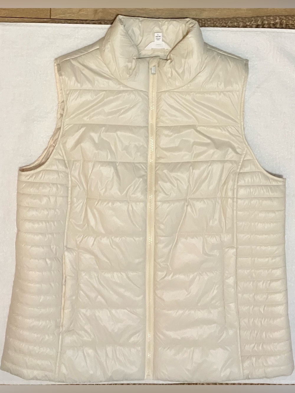 Time and Tru Cream Puffer Vest Full Zip Pockets Sleeveless Winter-Large
